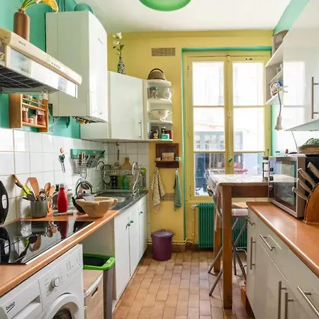 Vintage 2bd With Patio In Montmartre * Paris