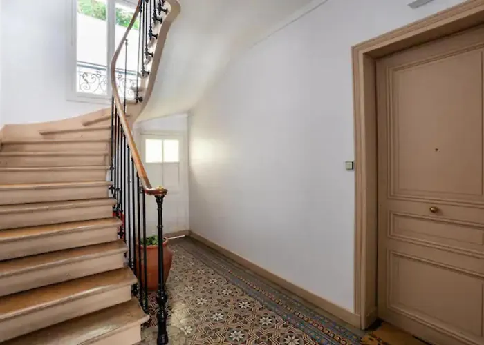 Vintage 2bd With Patio In Montmartre *